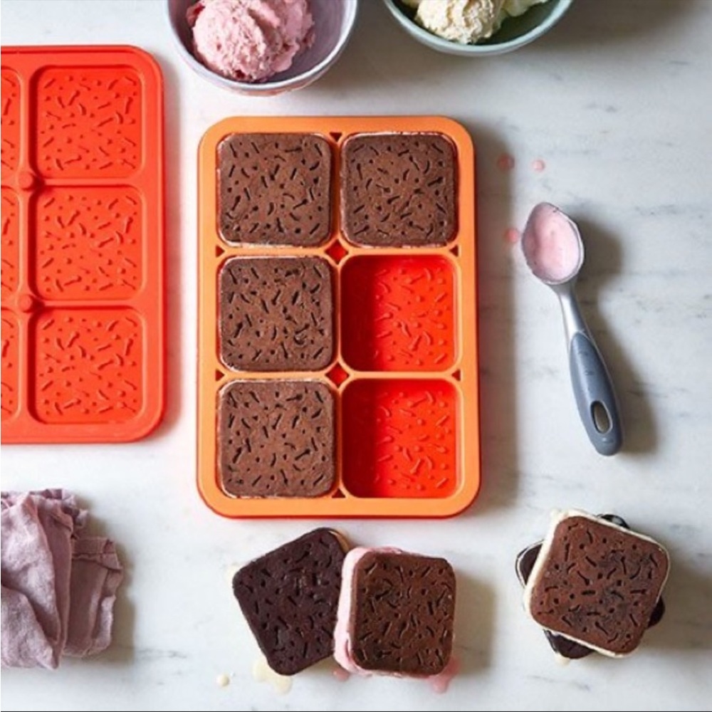 NEW Pampered Chef Silicone Ice Cream Sandwich Makers